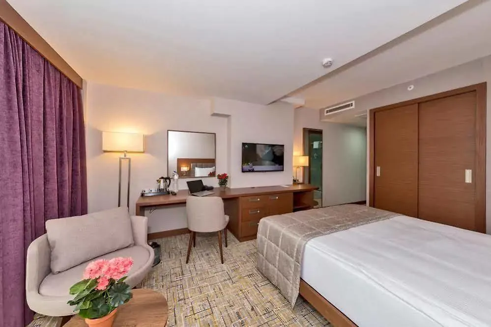 Land Park Hotel İstanbul