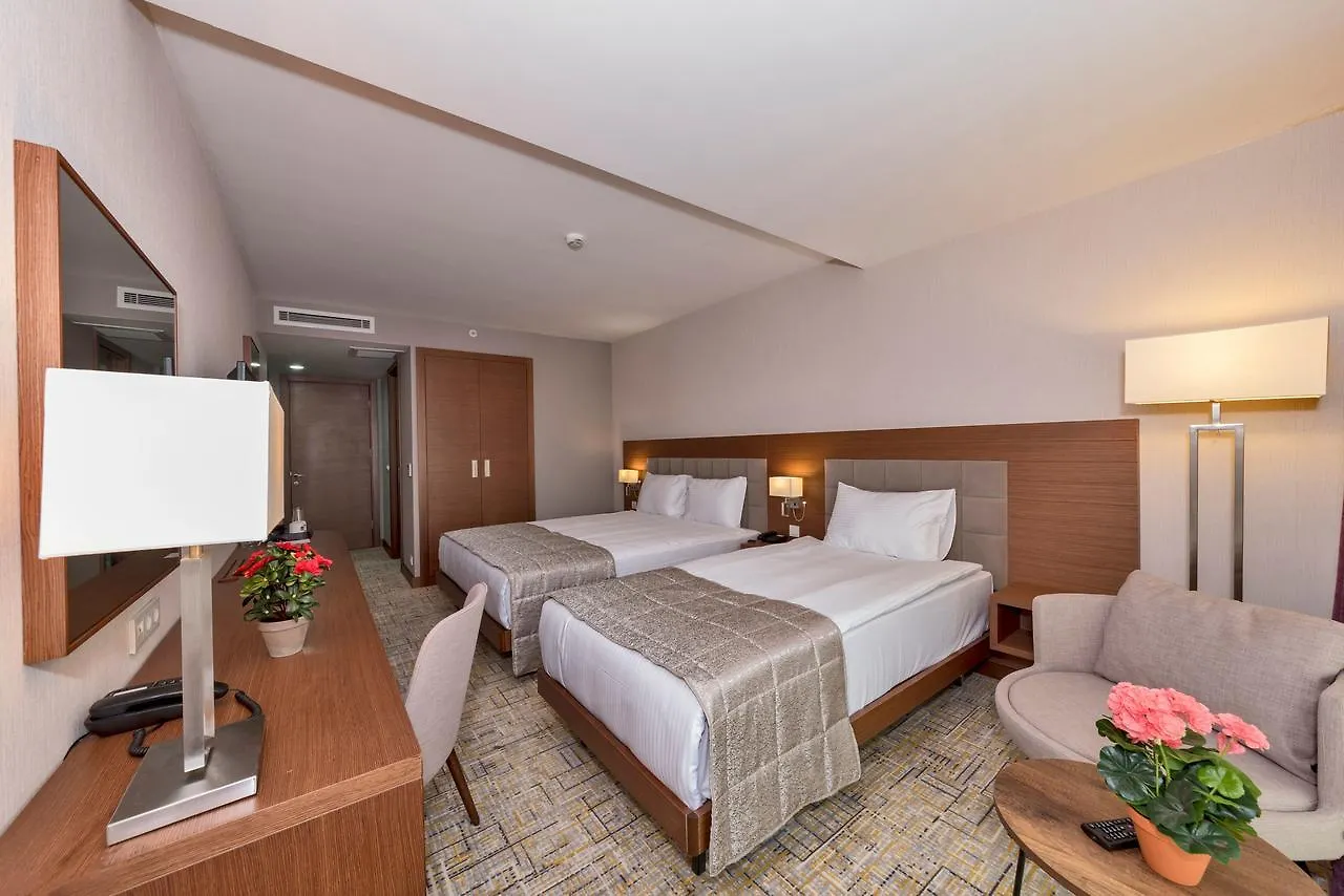 Land Park Hotel Istanbul 4*,