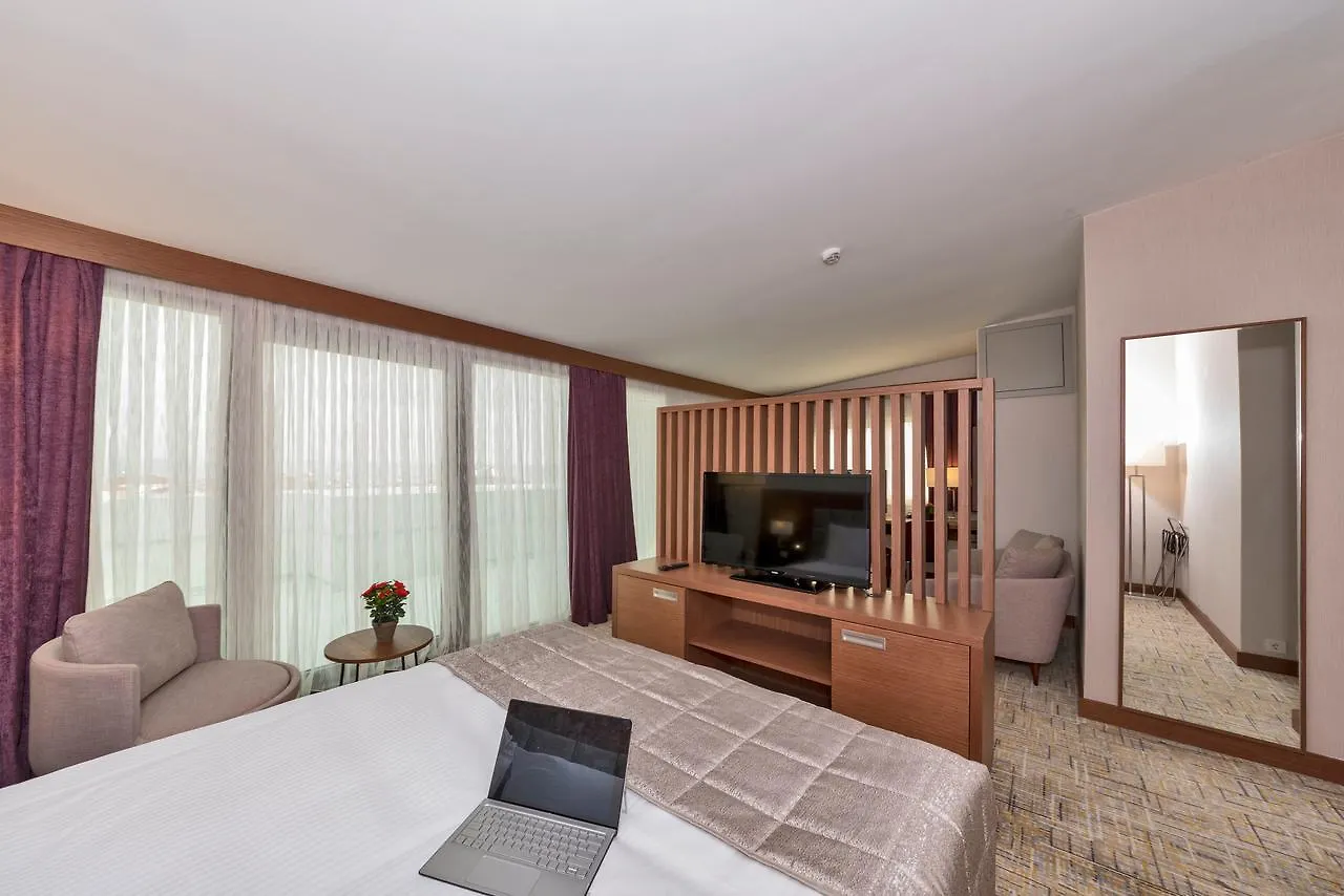 Land Park Hotel Istanbul 4*,  Turkey