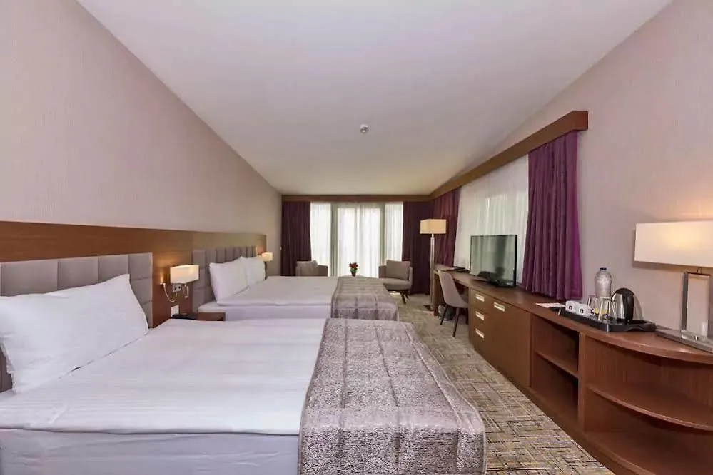 Land Park Hotel Istanbul 4*,