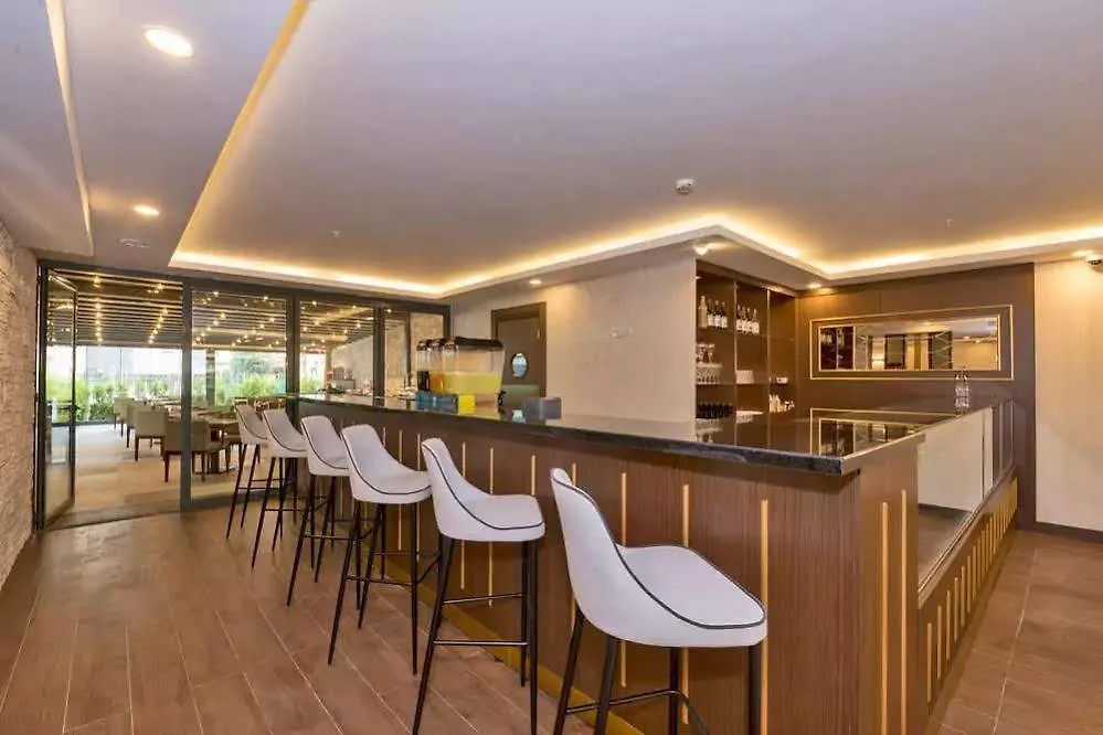 Land Park Hotel Istanbul 4*,