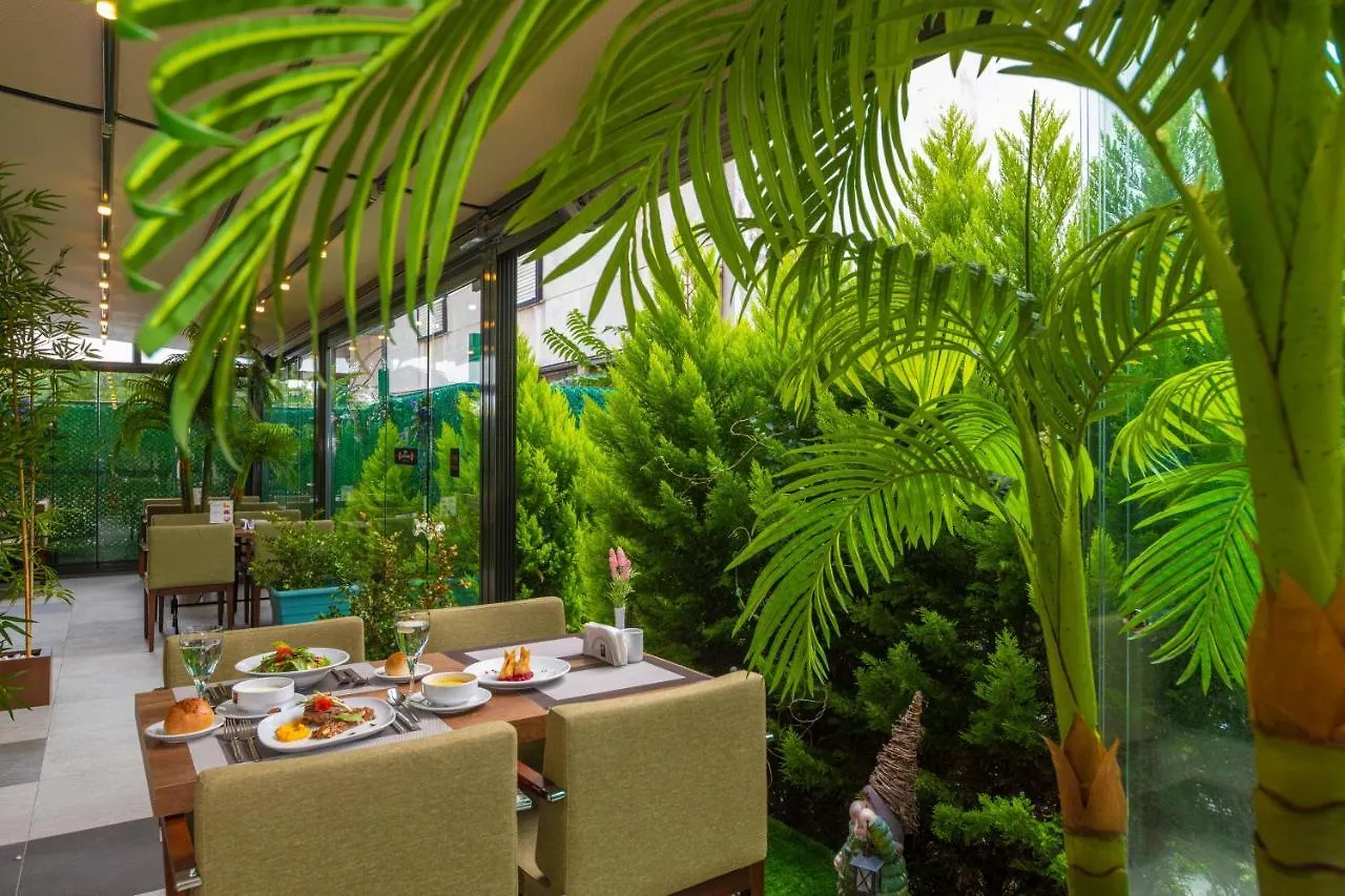 Land Park Hotel Istanbul 4*,