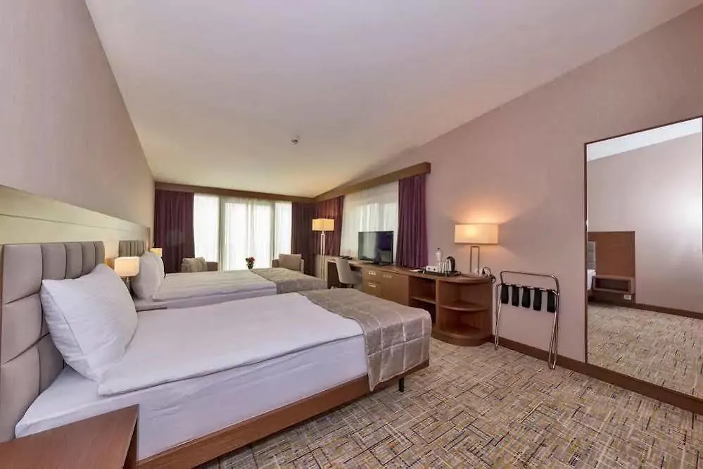 Land Park Hotel Isztambul 4*,